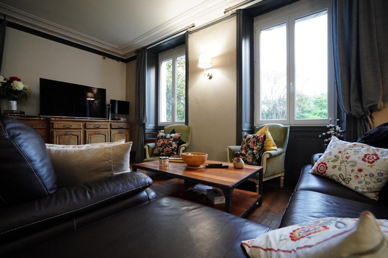 Chateau De Champblanc Privatunterkunft *